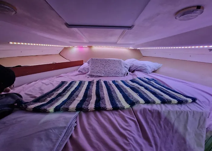 ספינת מלון Sammy Sea סיטגס